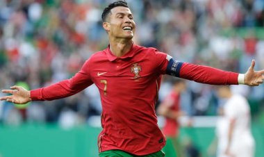 رونالدو يعلن موعد عودته للعب مع مانشستر يونايتد