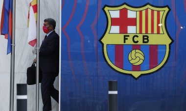 رسميا.. برشلونة يعلن عن رحيل لاعب جديد