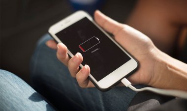 يدمر البطارية.. تحذير من أبل بخصوص هذا الأمر عند شحن آيفون