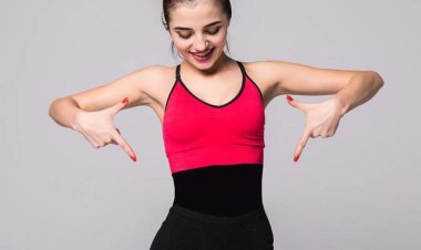 متى تظهر عضلات البطن عند النساء؟