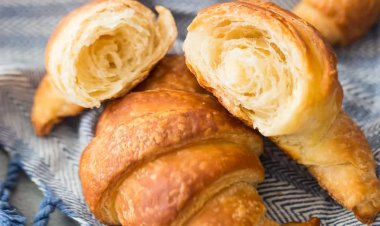 وزير الاقتصاد: لهذا السبب لا تجدون الخبز... بل الـcroissant