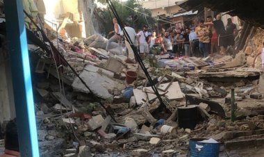 بالصور والفيديو: وفاة طفلة  وعدة جرحى بسقوط مبنى في طرابلس وعمليات الانقاذ مستمرة