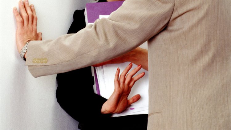 التحرّش الجنسي في مكان العمل: نحو سياسات داخلية للمكافحة