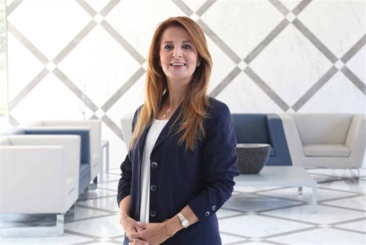 انتخاب كارول أبي كرم رئيسة المجلس الجديد لنقابة مصانع الادوية