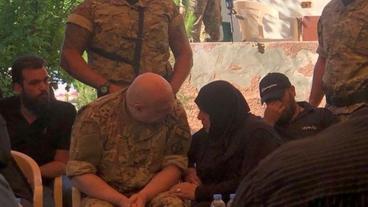 قائد الجيش في بوداي معزيا بالشهيد الرقيب زين العابدين شمص