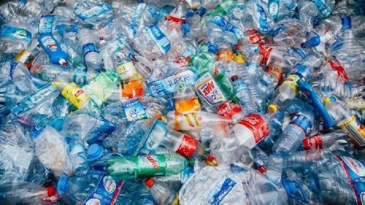 تطوير تقنية سريعة لتحليل البلاستيك بالأشعة فوق البنفسجية