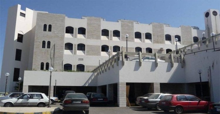 وزير العمل تفقد المعتصمين في مستشفى سبلين:  سنتعاون مع الجميع لتأمين حقوقكم