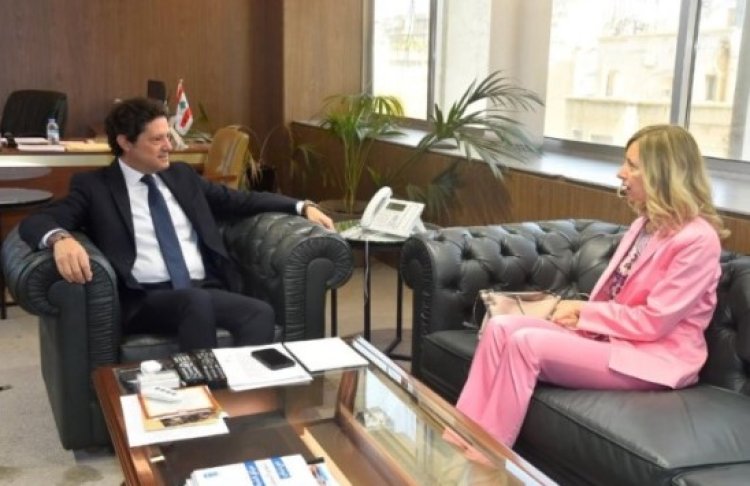 وزير الإعلام عرض والسفيرة الإيطالية تفعيل التعاون