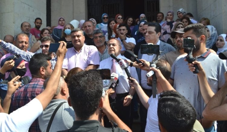وقفة تحذيرية لموظفي بلدية طرابلس وتهديد بالاضراب المفتوح