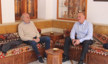 جنبلاط يستضيف السفير الروسي في المختارة