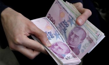 الليرة التركية تنخفض 1% مع عودة مخاوف التضخم