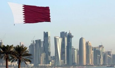 أمير قطر يجري محادثات مع وزير الدفاع الأفغاني