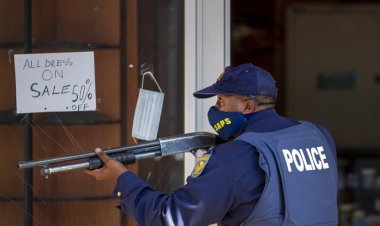 مقتل 14 شخصا جراء حادث إطلاق نار في حانة بجنوب إفريقيا