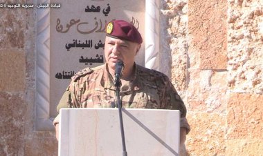 بالصور - قائد الجيش متفقدا معهد الرتباء وفوج الحدود البرية الرابع: من دونكم ستسود شريعة الغاب