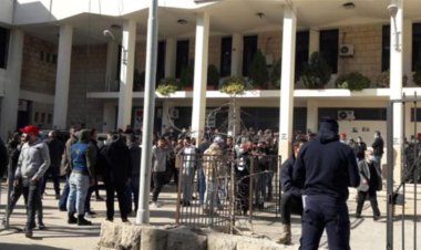 اعتصام أمام سرايا حلبا... ومناشدة إلى الشعب!