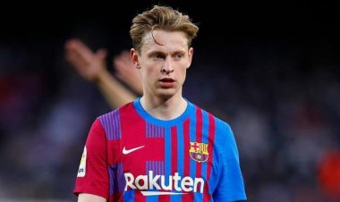 مانشستر متمسّك بدي يونج.. إغراءات جديدة لضمّ اللاعب الهولندي