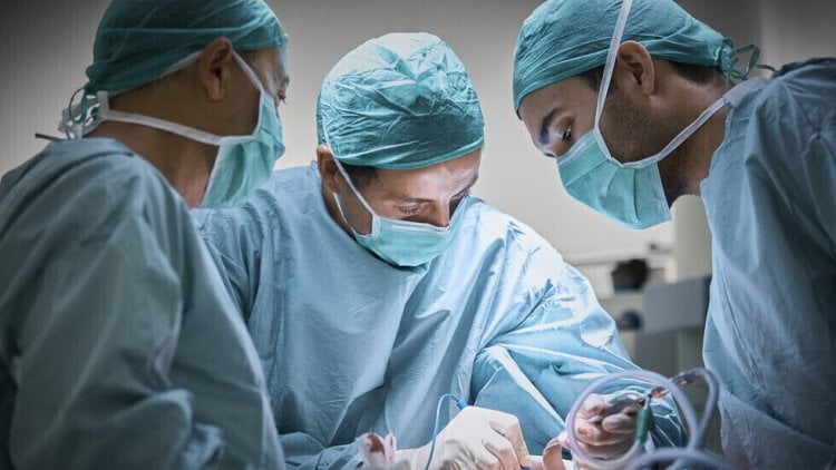 3 عمليات جراحية شائعة "دون فائدة".. تعرف عليها