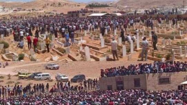 عرسال تشيّع ضحايا مجزرة "شاحنة الصخور"