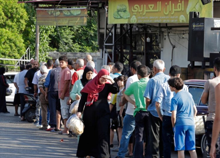 نقابات المخابز والأفران تحذّر: لن نستمر بالعمل وسط الفوضى والطوابير