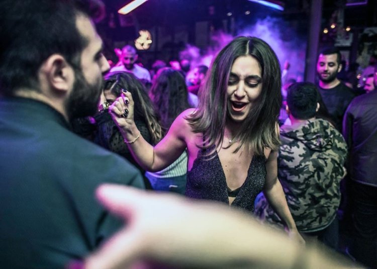 "الصيفية ولعانة"... لبنان يعود بقوة إلى الخارطة السياحية!