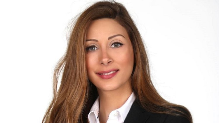 سينتيا زرازير توضح اتصالها مع قائد الجيش : "ما معي سلاح"