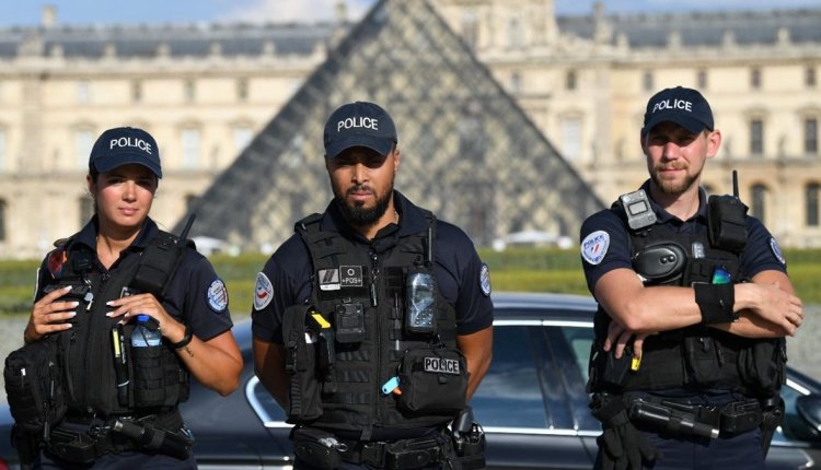في فرنسا... شاب سوري مصاب بالفصام يقتل والده بسكين