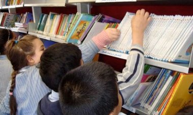 هاجس عبء العام الدراسي يلاحق الأهالي بعد رفع الدعم عن الكتب الأجنبية