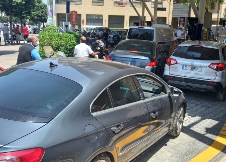 المركزي يطرح آلية جديدة تُفرمل استيراد المحروقات... الطوابير راجعة