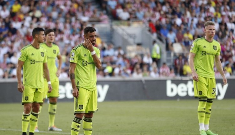 ملياردير بريطاني يخطّط لشراء مانشستر يونايتد